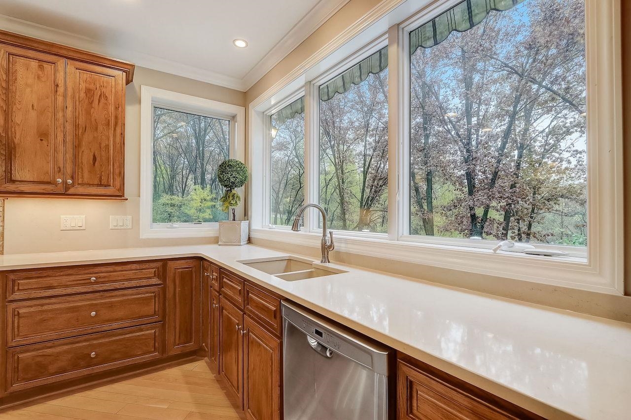 5317 N Pond View Court