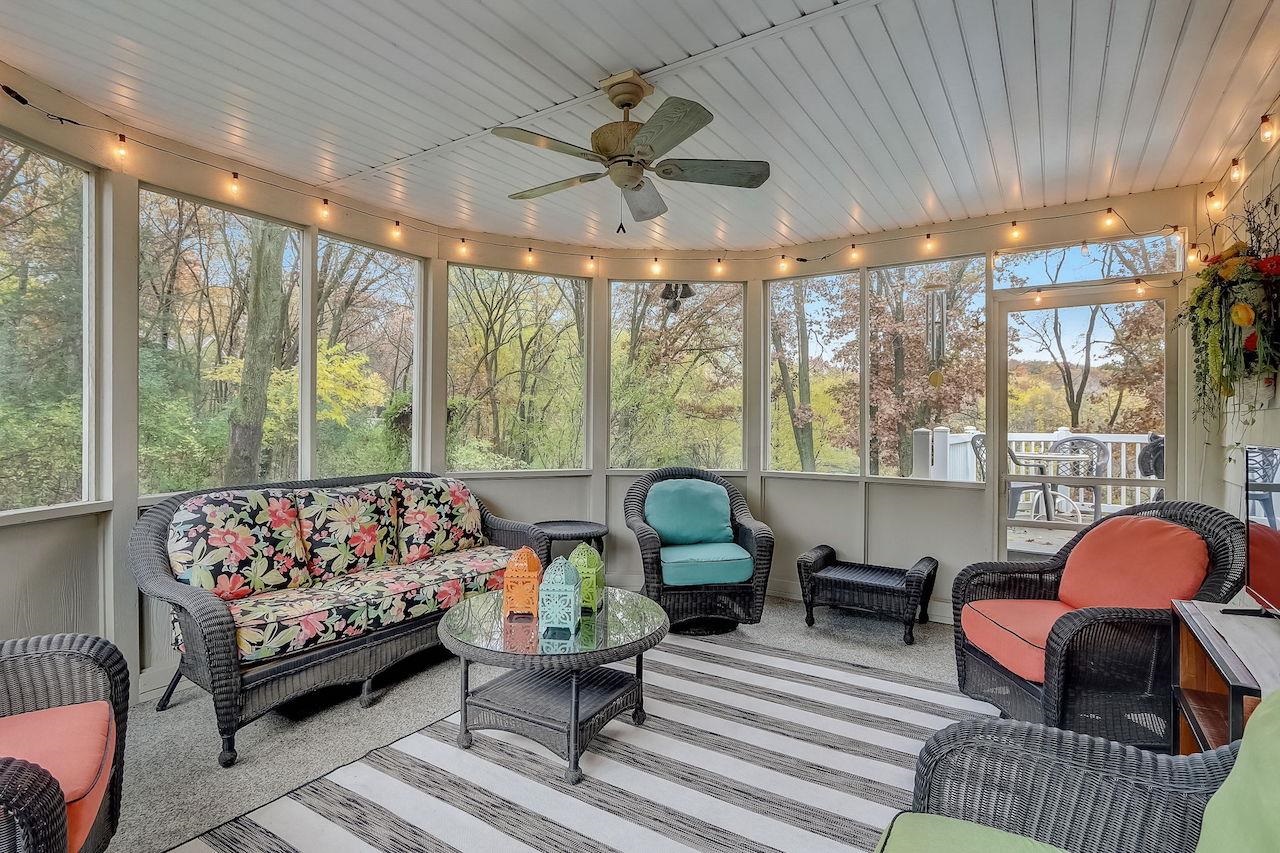 5317 N Pond View Court