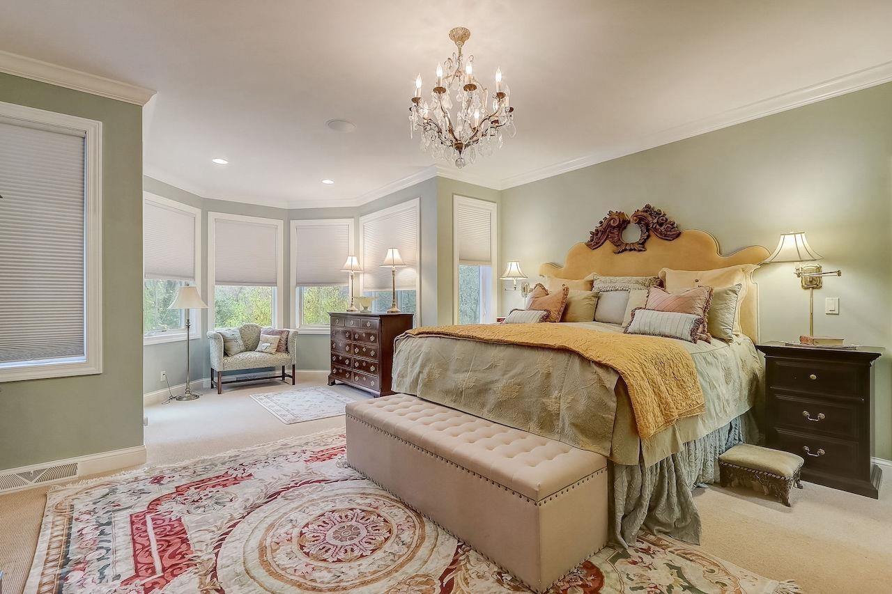 5317 N Pond View Court