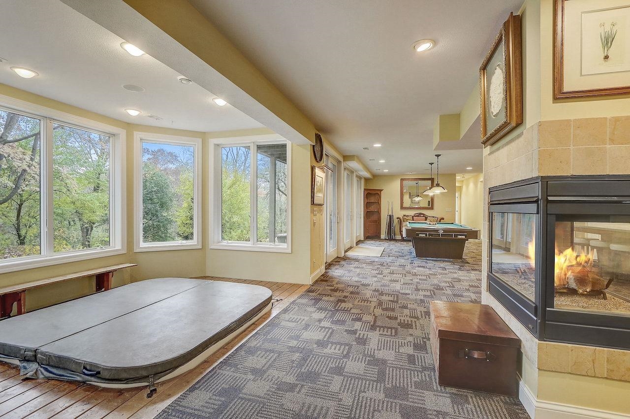 5317 N Pond View Court