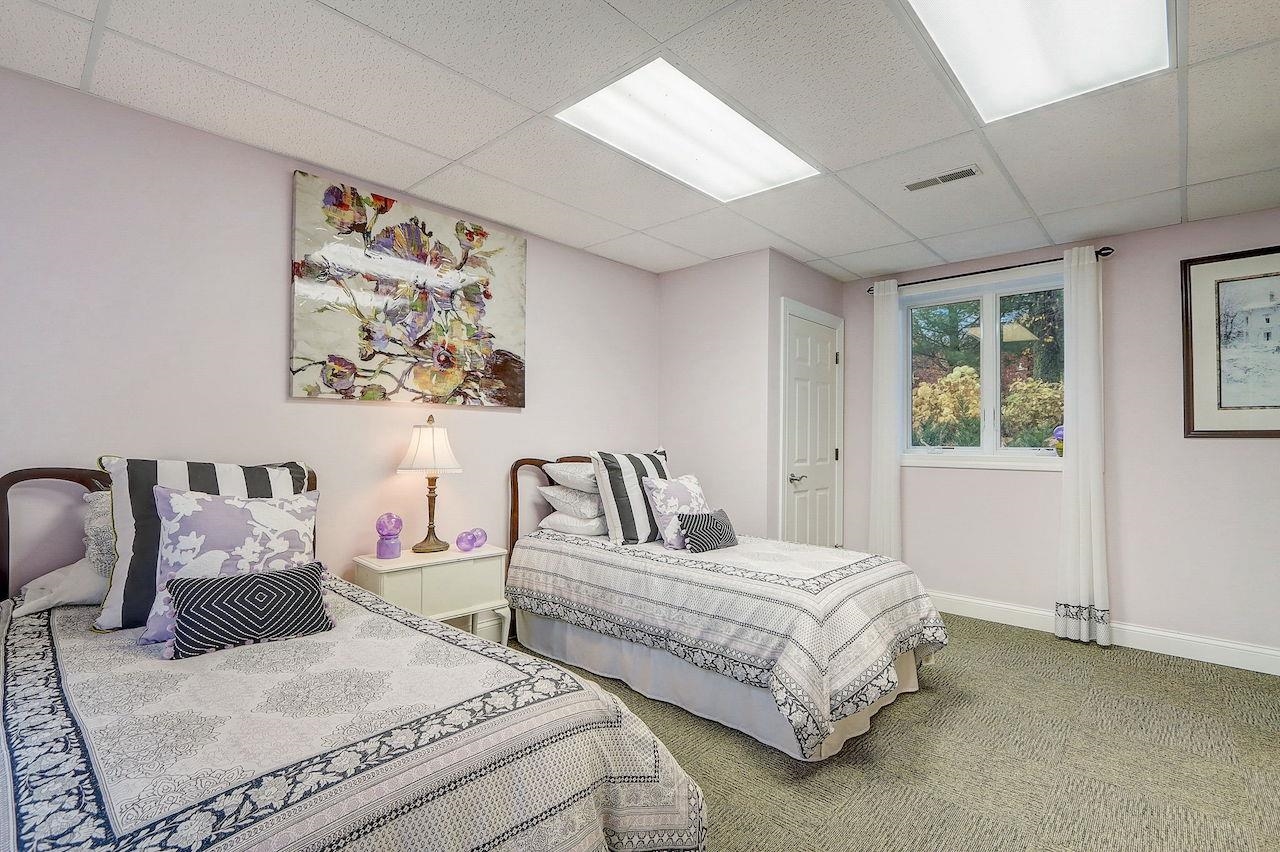 5317 N Pond View Court