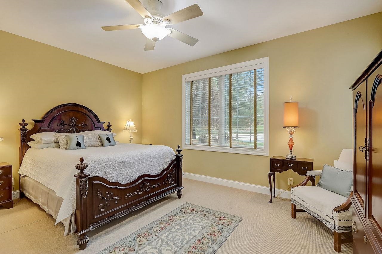 5317 N Pond View Court