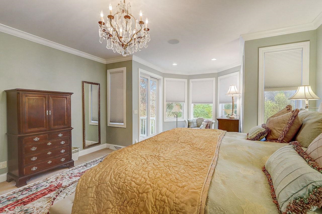 5317 N Pond View Court