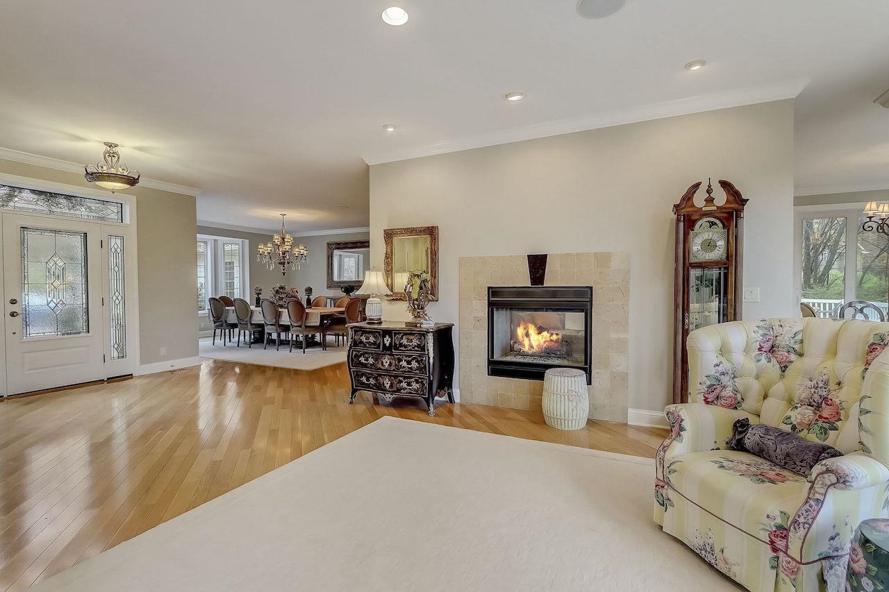 5317 N Pond View Court