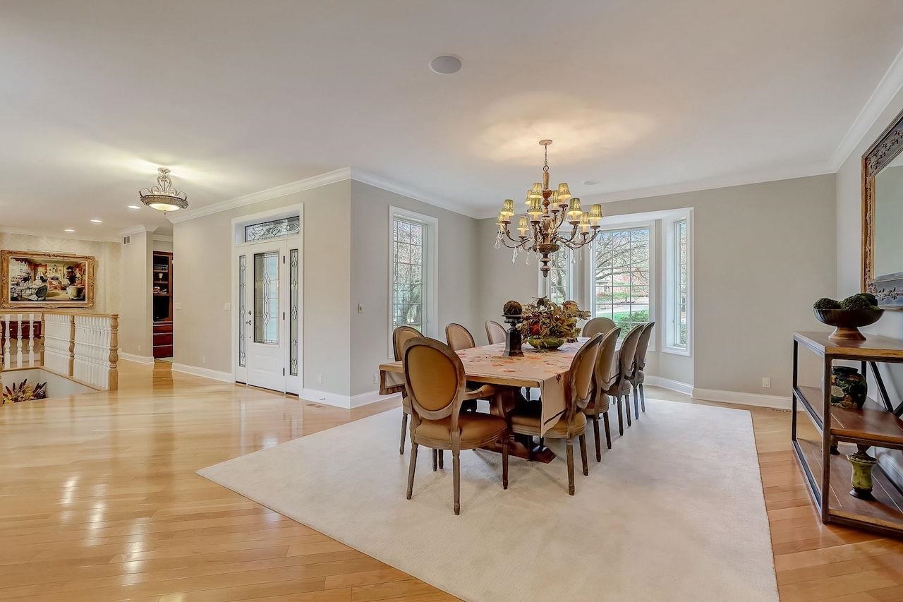 5317 N Pond View Court