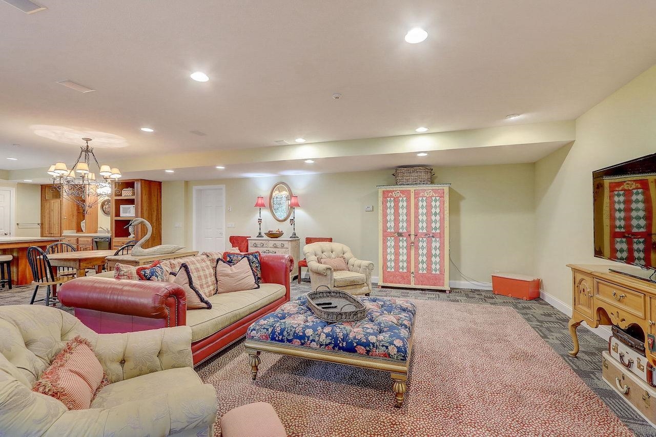 5317 N Pond View Court