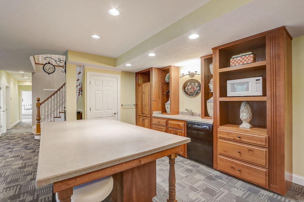 5317 N Pond View Court