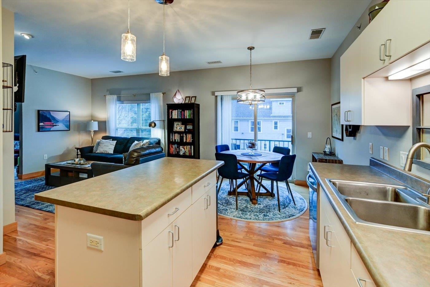 2929 Atwood Avenue 201