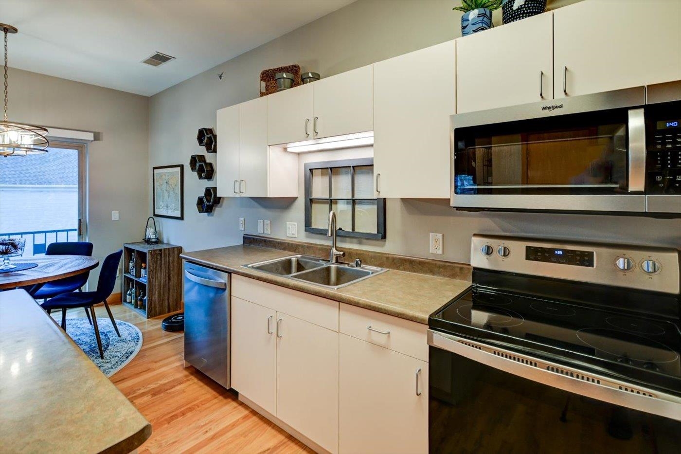 2929 Atwood Avenue 201