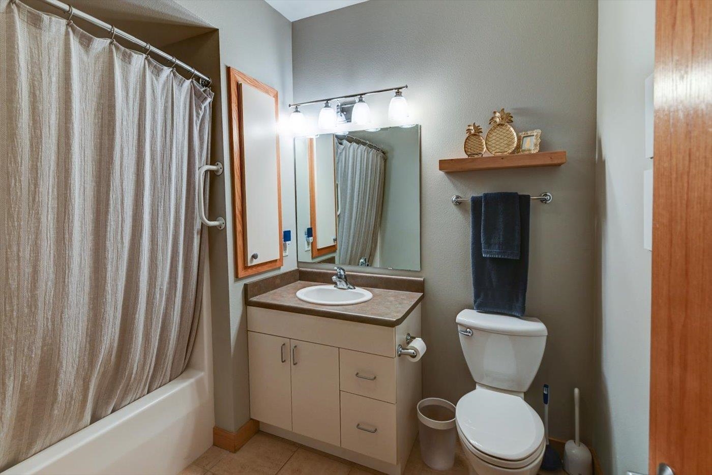 2929 Atwood Avenue 201