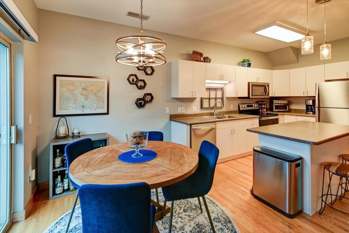 2929 Atwood Avenue 201