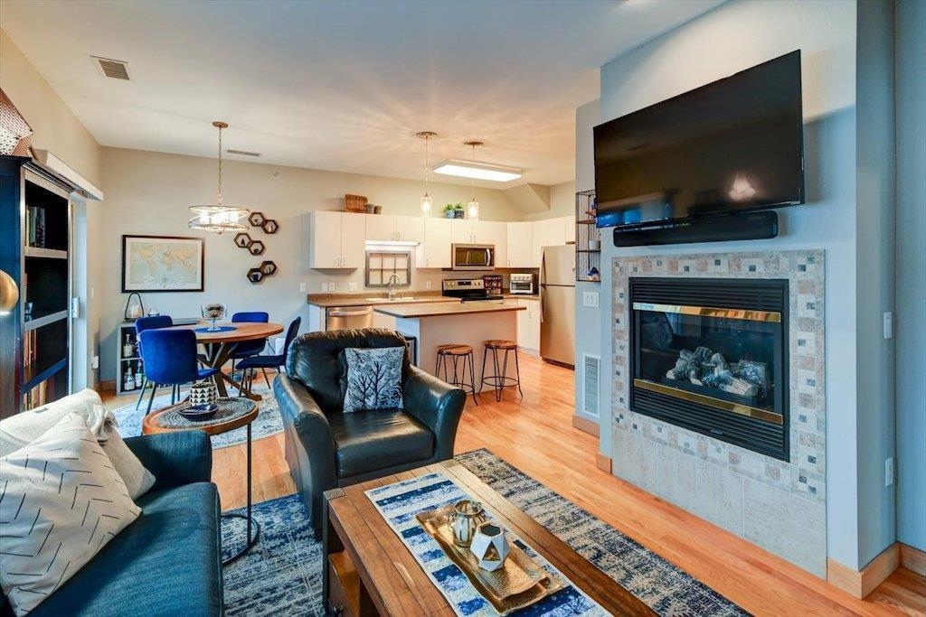 2929 Atwood Avenue 201