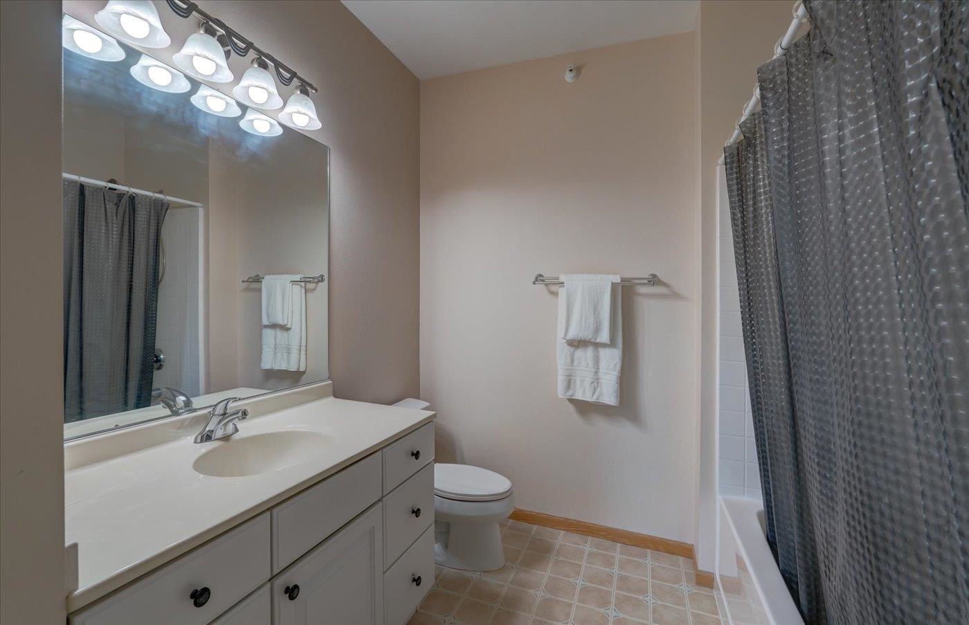 3001 Stratton Way 202