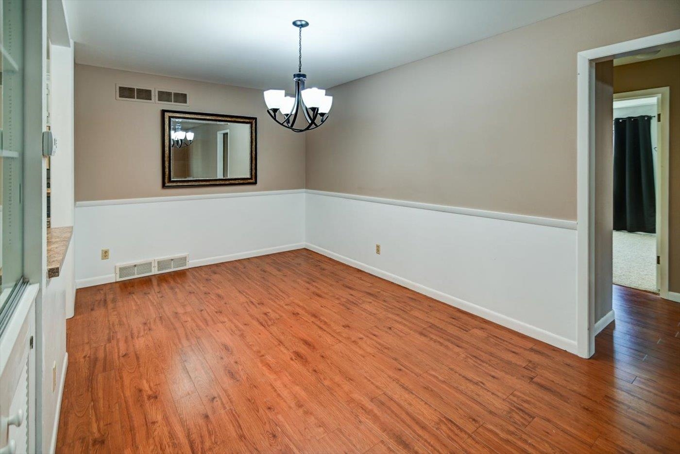 6 Heritage Circle 4