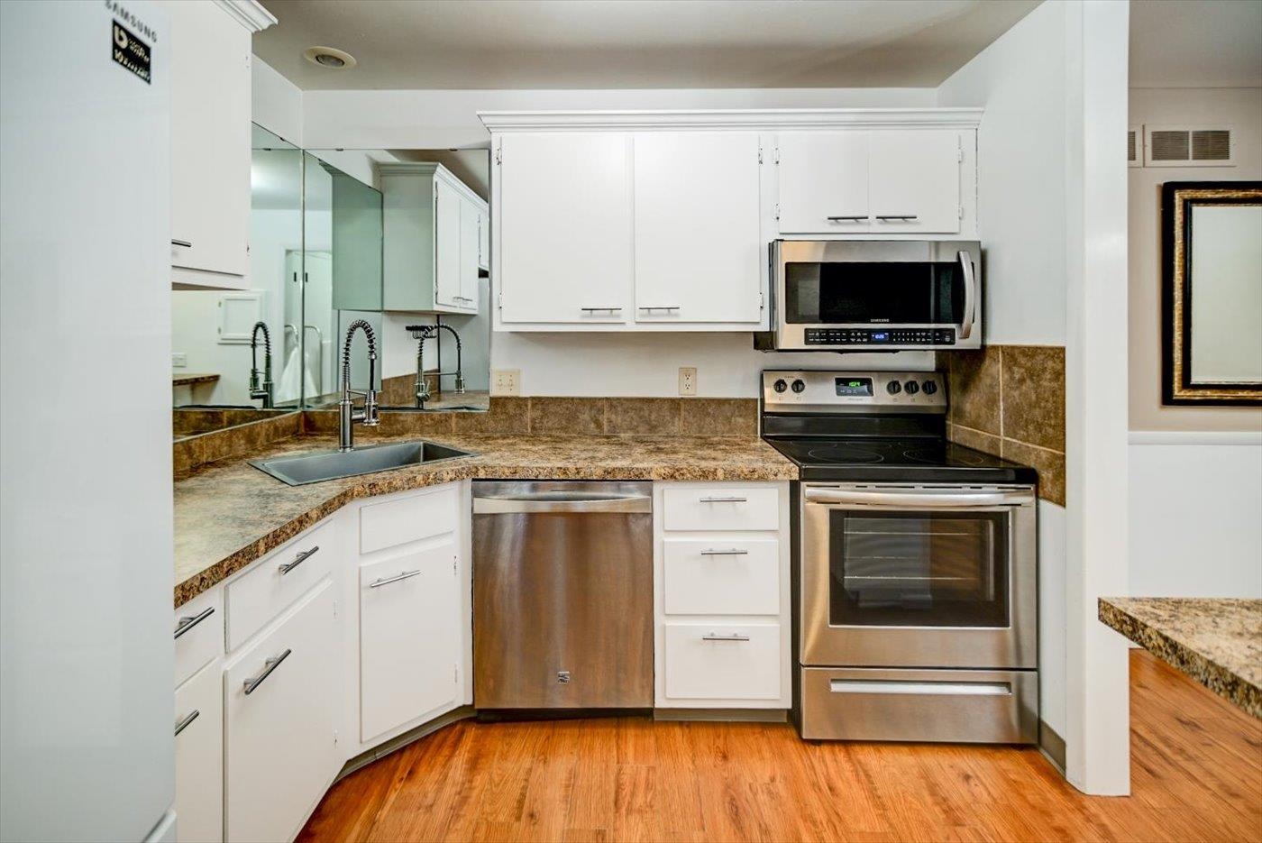 6 Heritage Circle 4