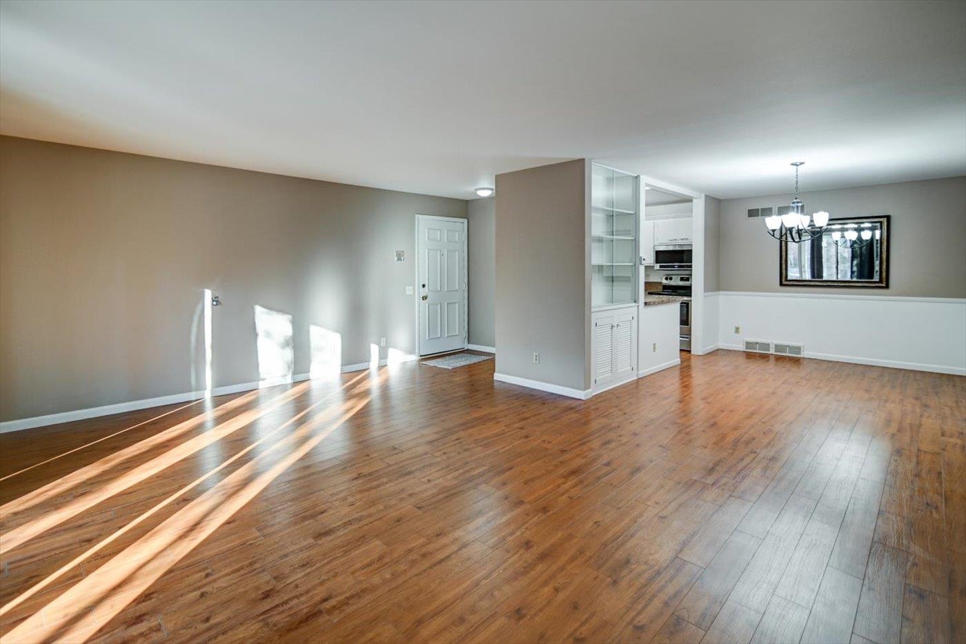 6 Heritage Circle 4