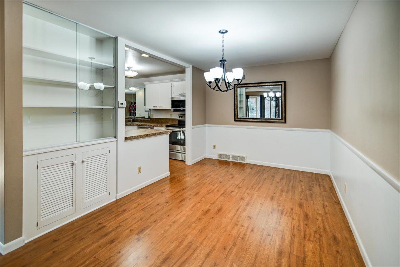 6 Heritage Circle 4