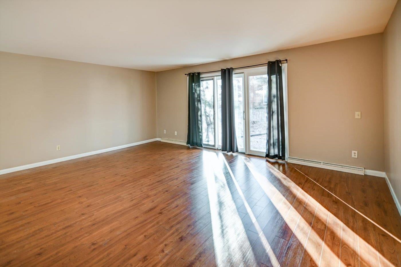 6 Heritage Circle 4