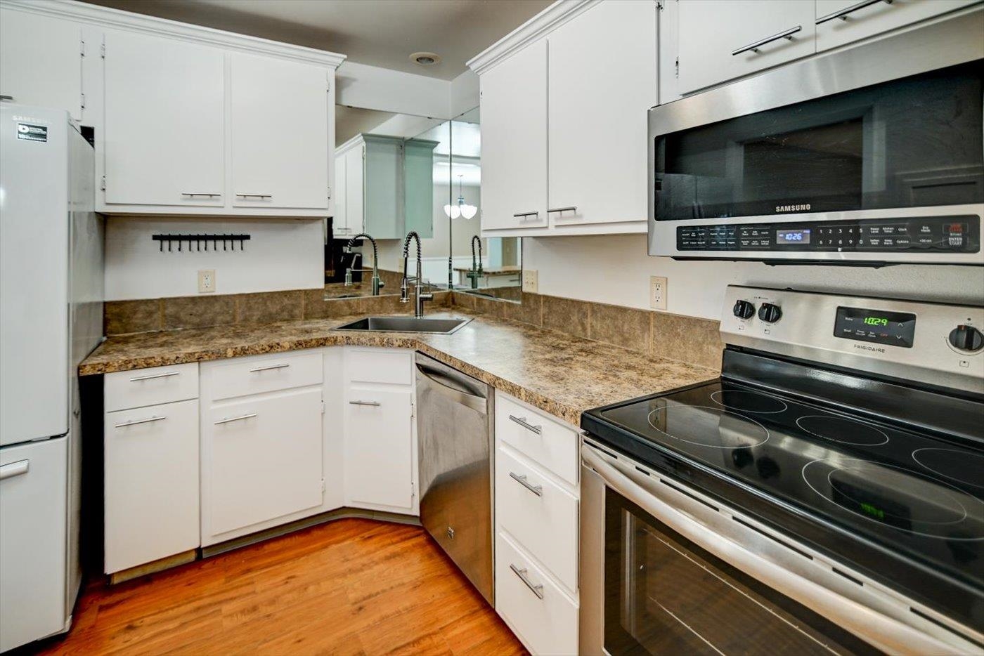 6 Heritage Circle 4