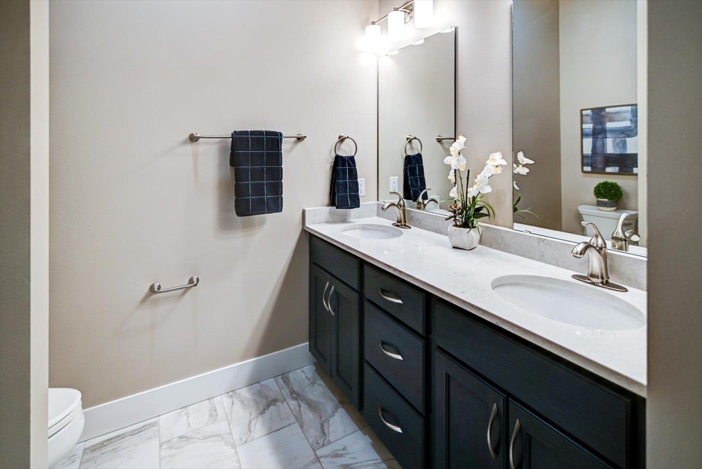 1801 Opus Lane 103