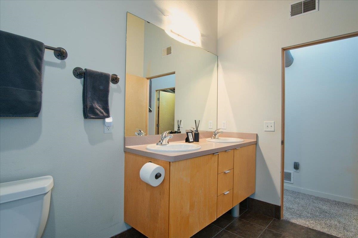 7777 Elmwood Avenue Unit: 204