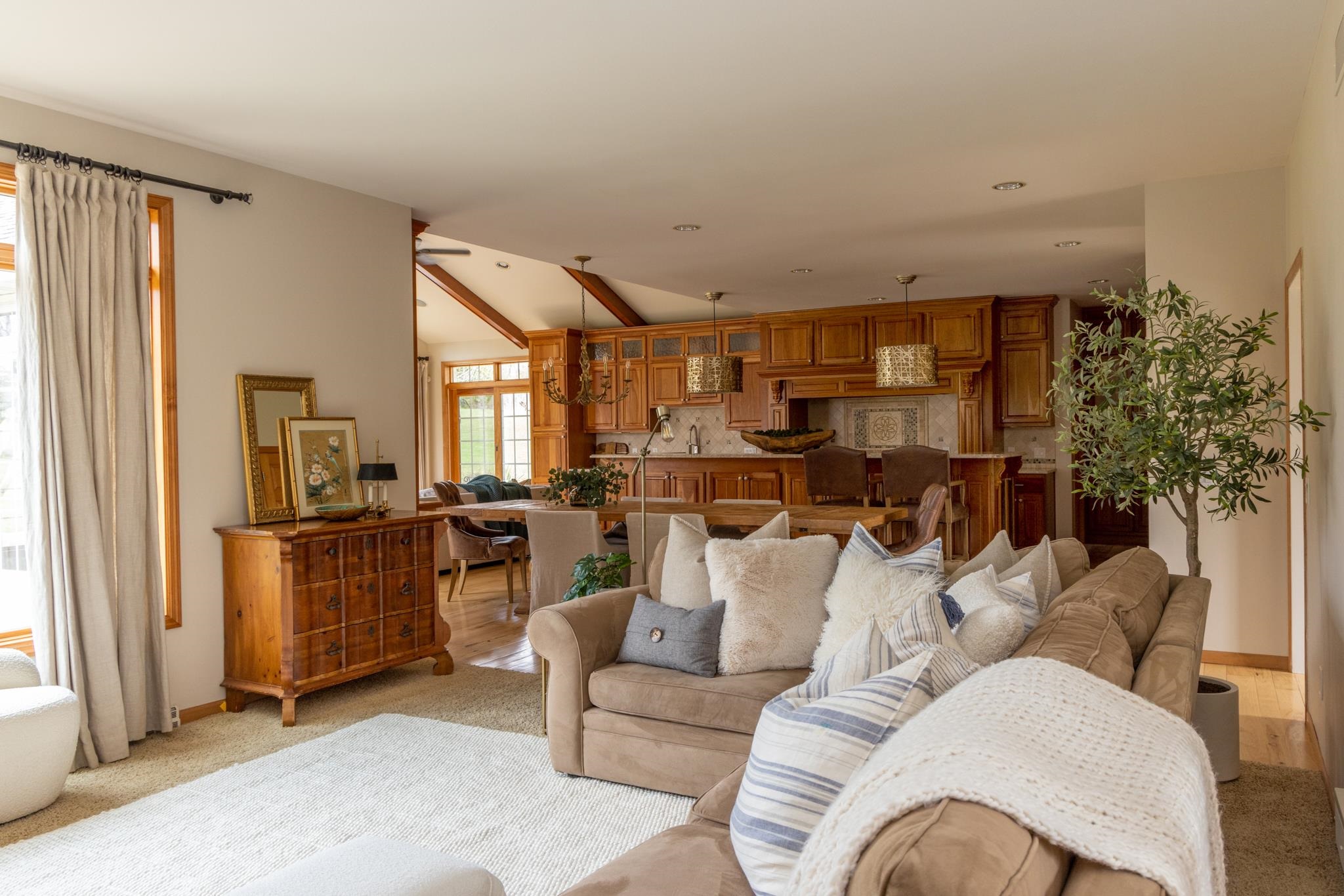 3951 Weatherwood Trail