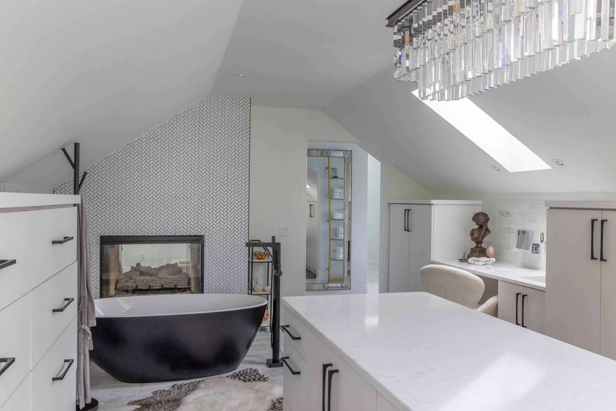 3951 Weatherwood Trail