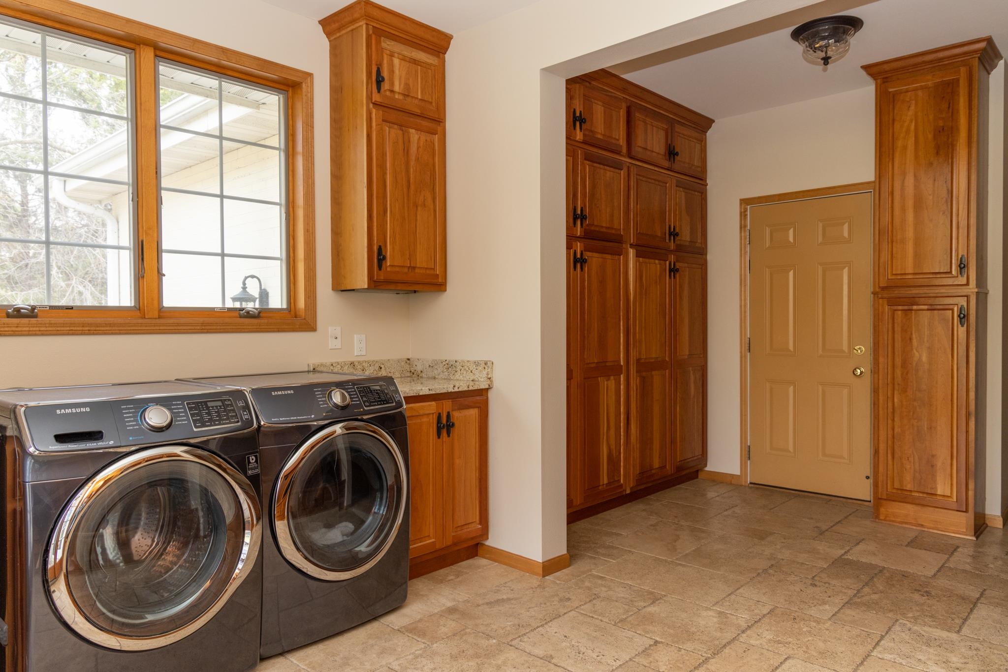 3951 Weatherwood Trail
