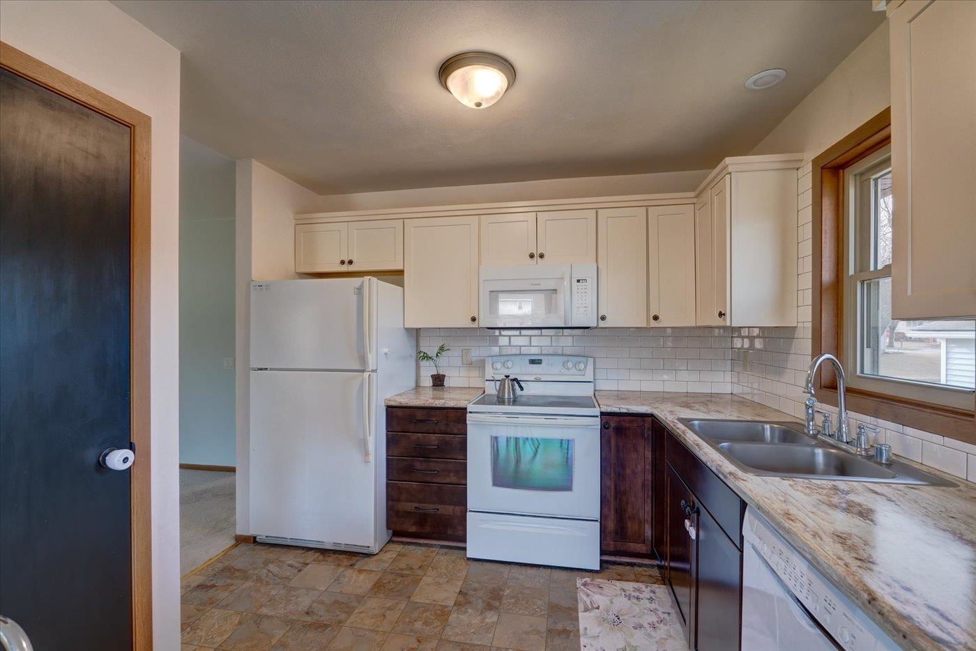 2914 Greenway Trail