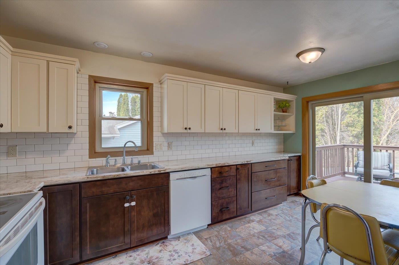 2914 Greenway Trail