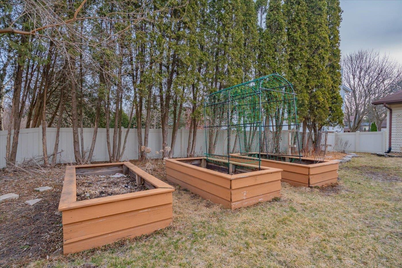 2914 Greenway Trail