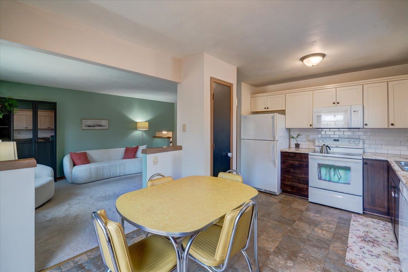2914 Greenway Trail