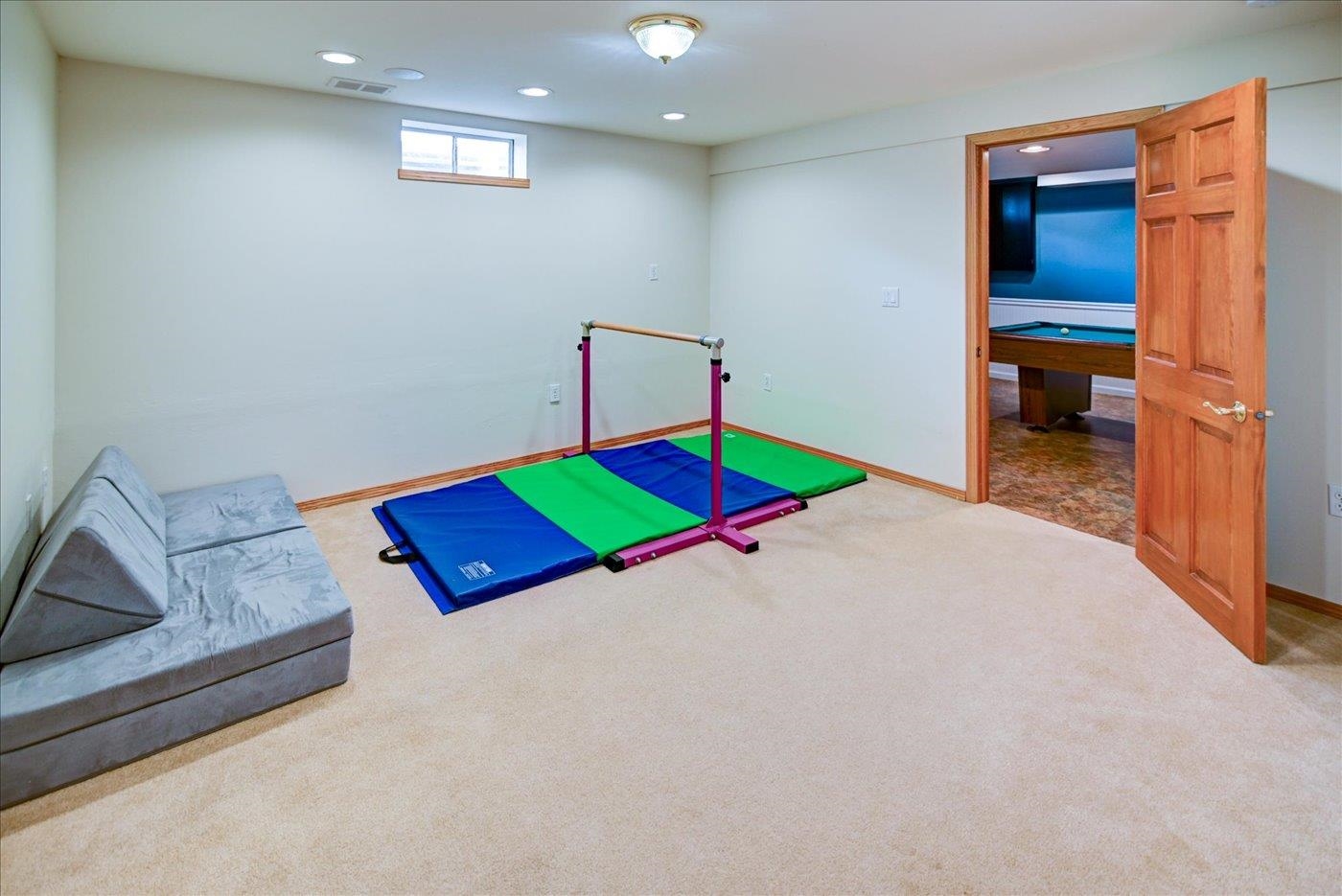 500 Prairieview Court