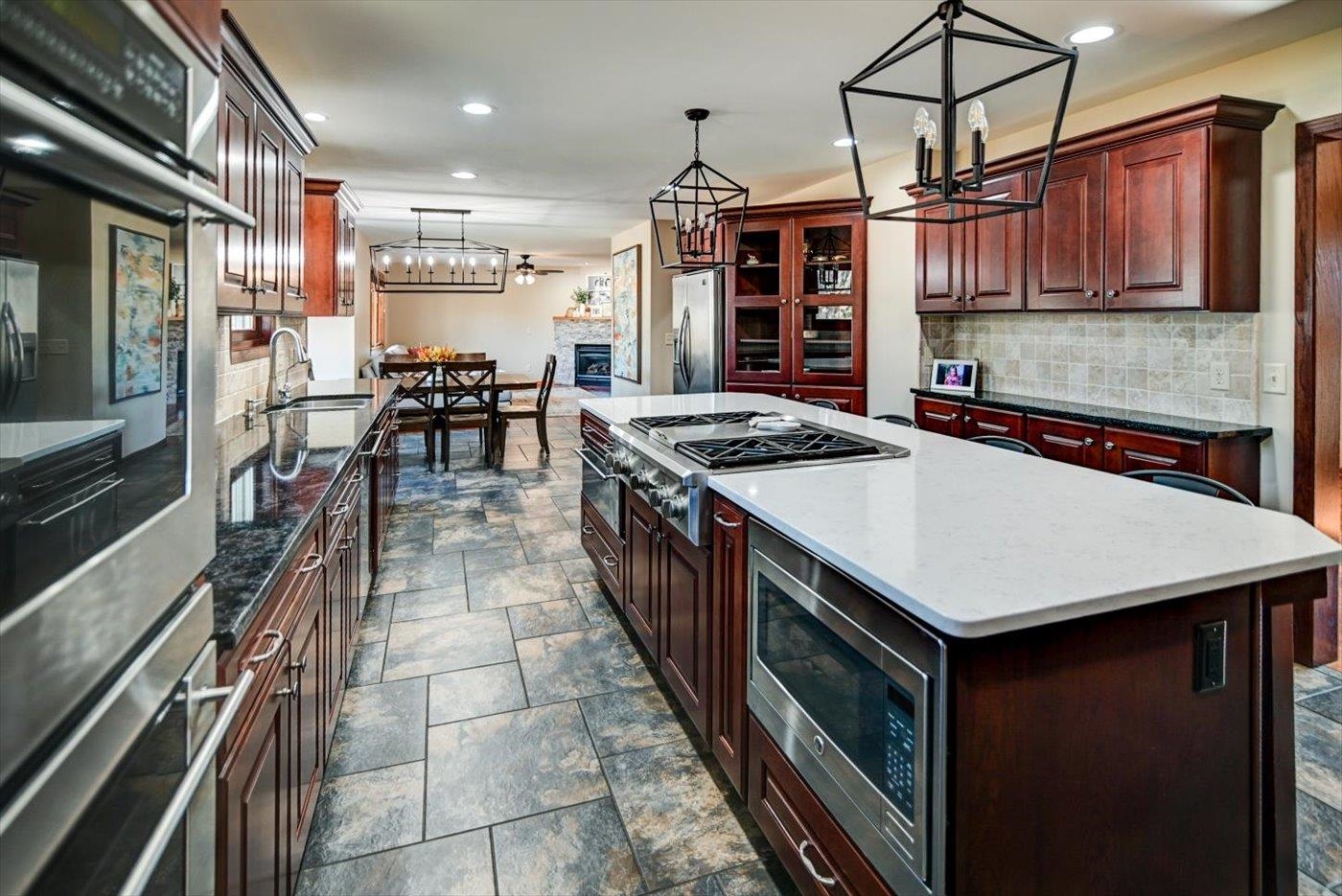 500 Prairieview Court