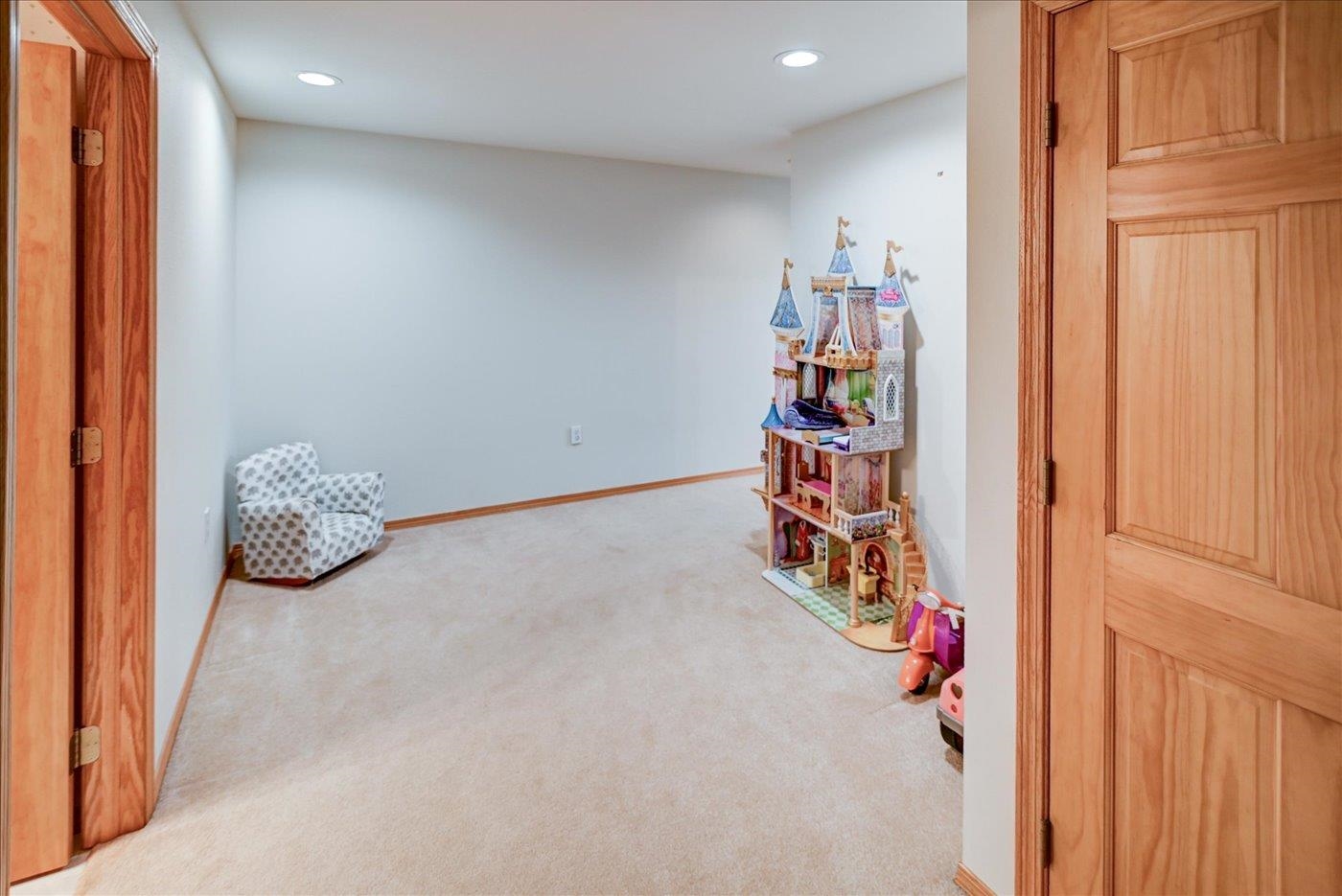 500 Prairieview Court
