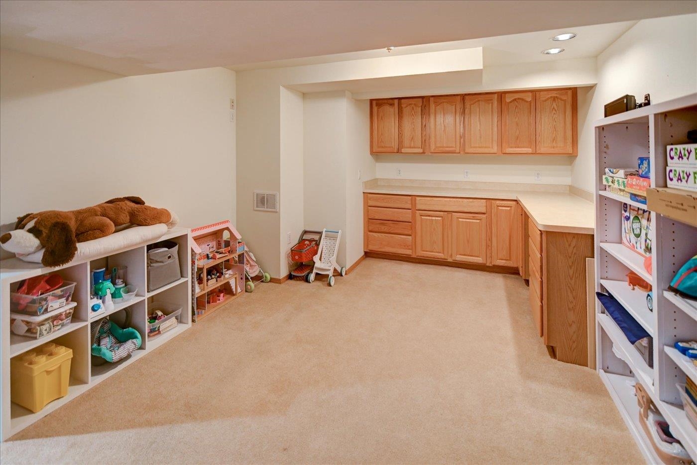 500 Prairieview Court