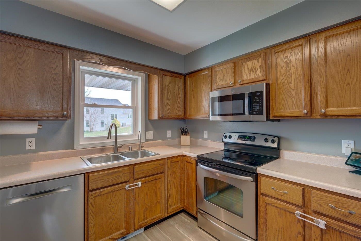 4402 Prairieview Drive