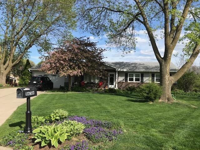 1636 Foxridge Court