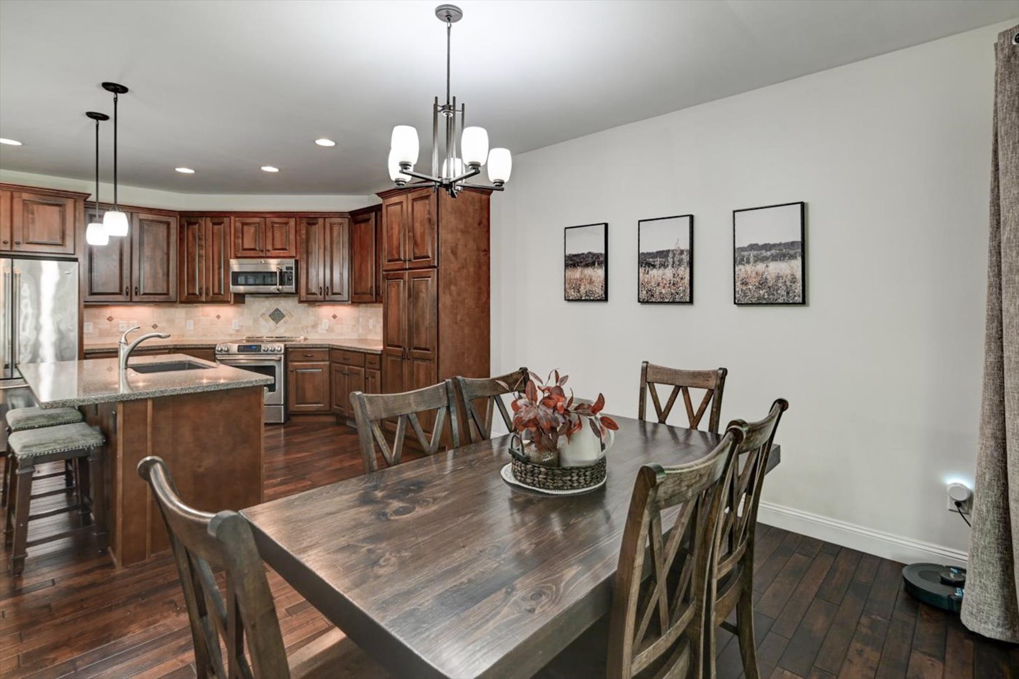 825 Richard Way