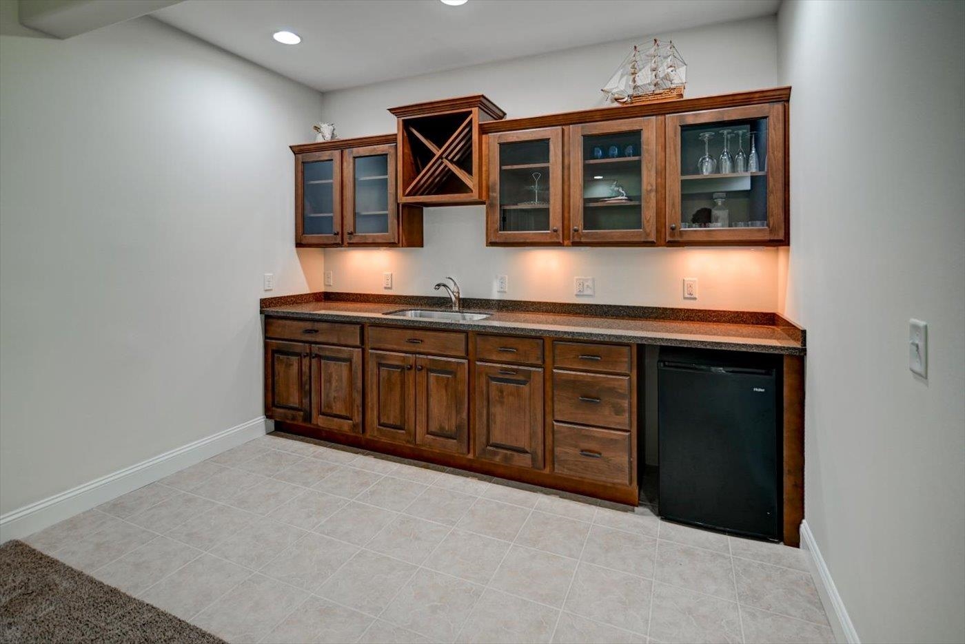 825 Richard Way