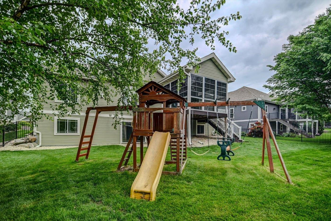 825 Richard Way