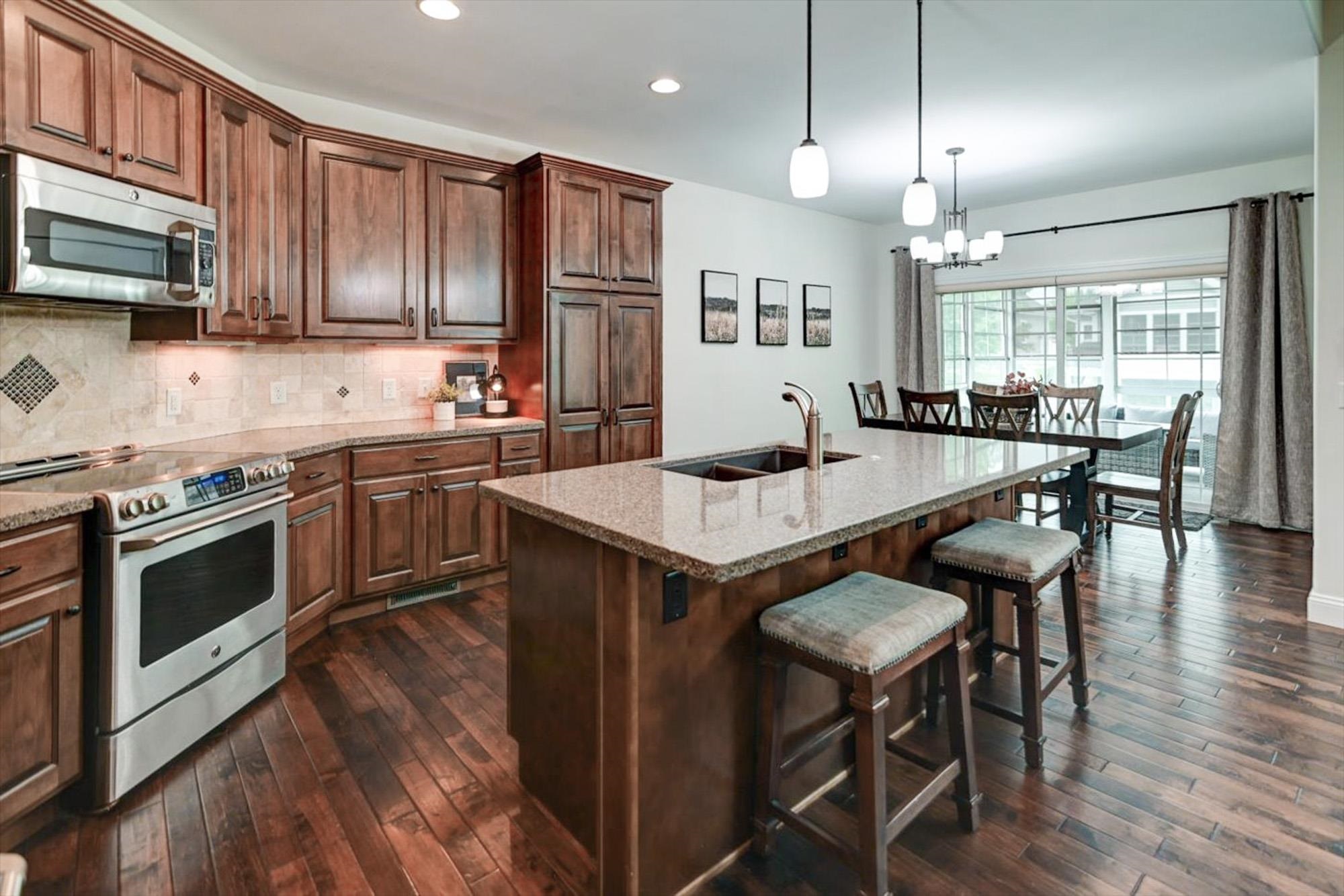 825 Richard Way
