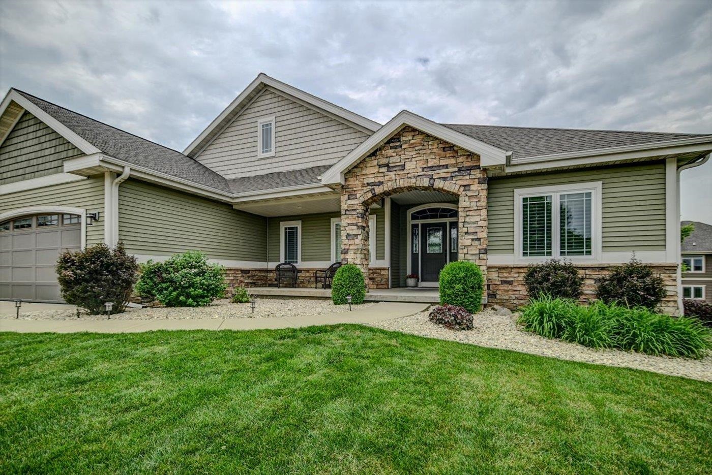 825 Richard Way