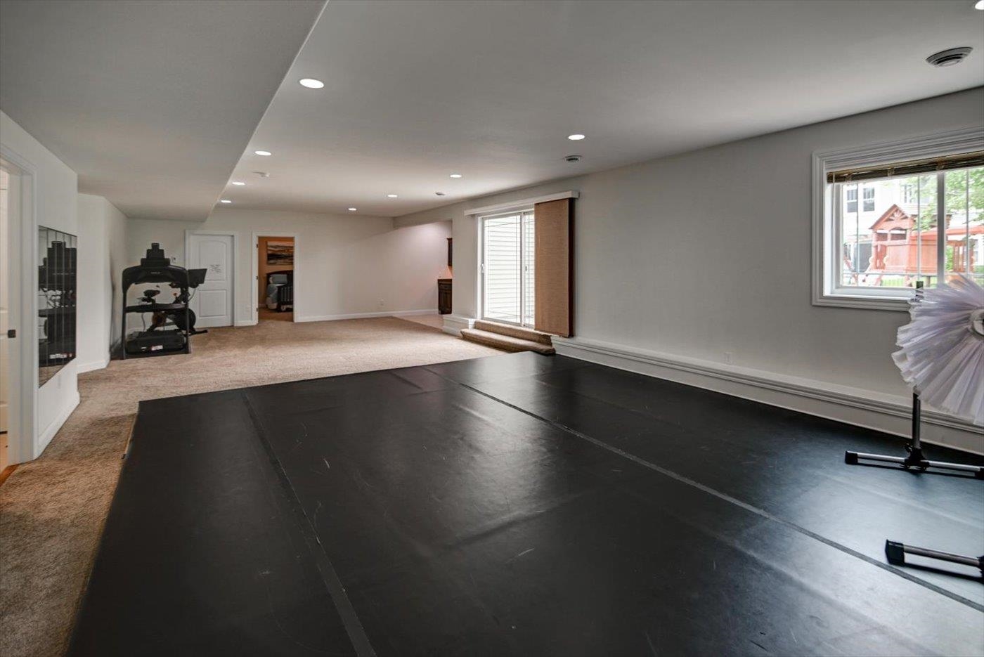 825 Richard Way