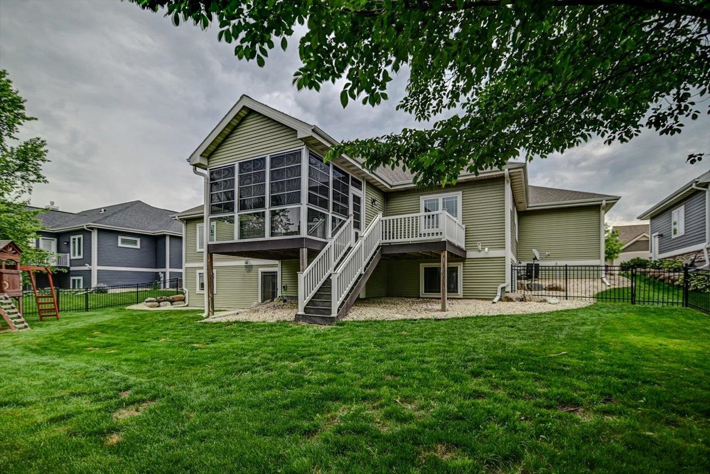 825 Richard Way
