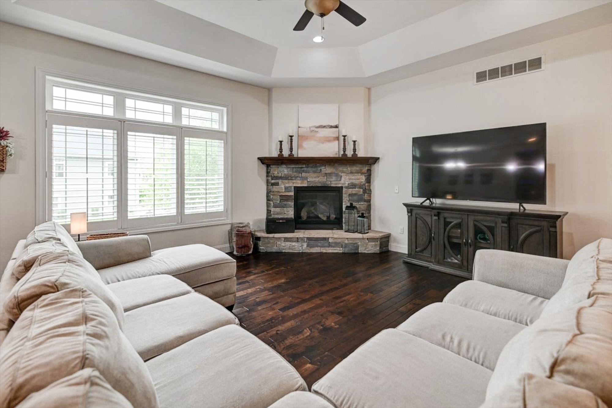825 Richard Way