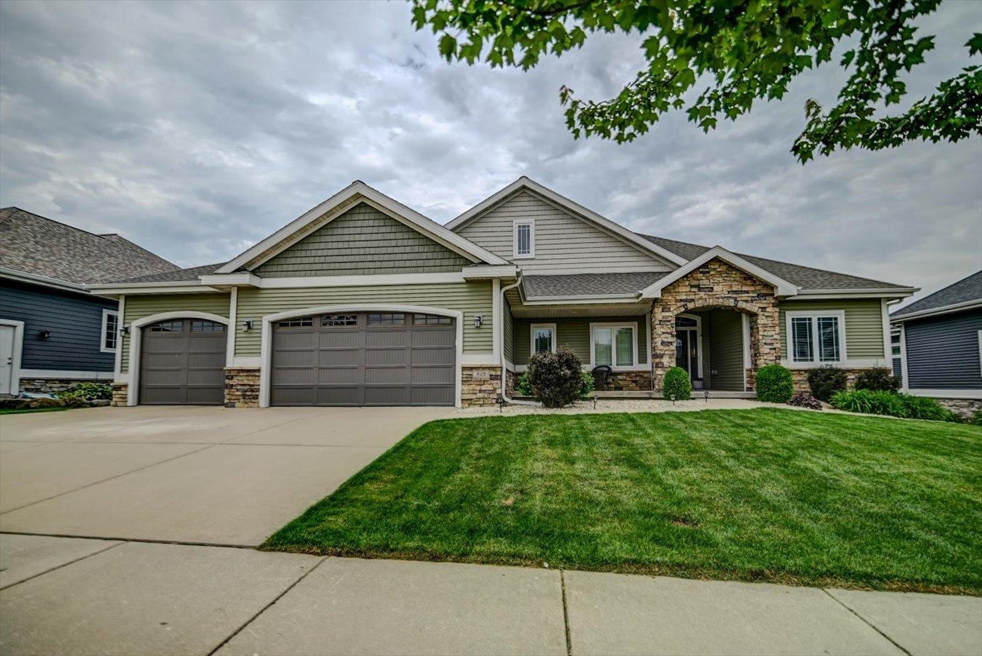 825 Richard Way