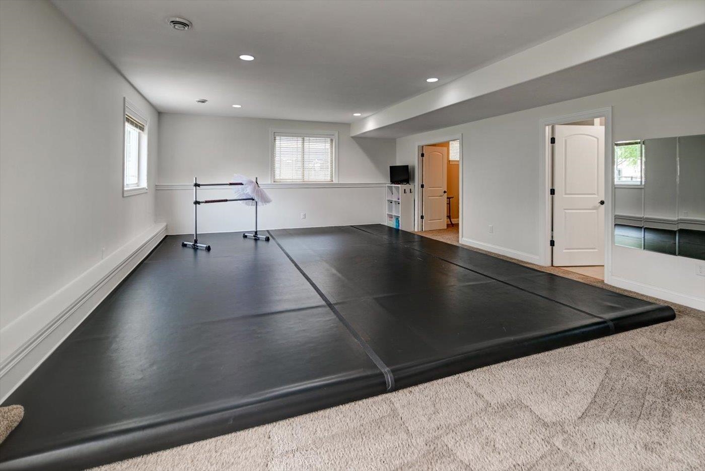 825 Richard Way
