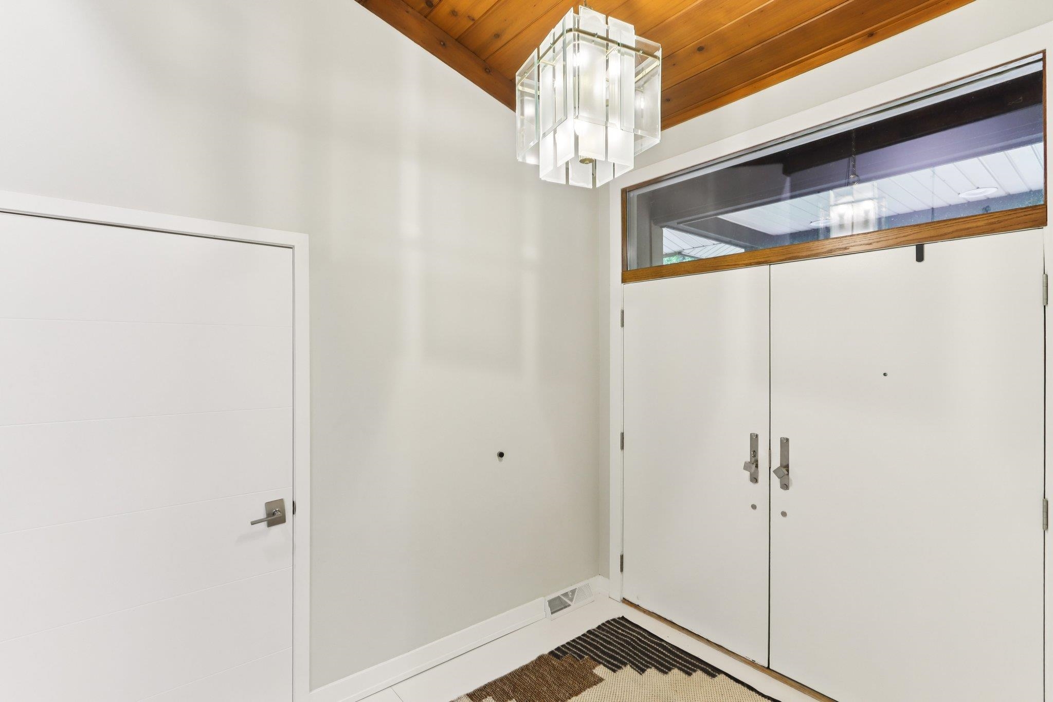 6241 S Highland Avenue