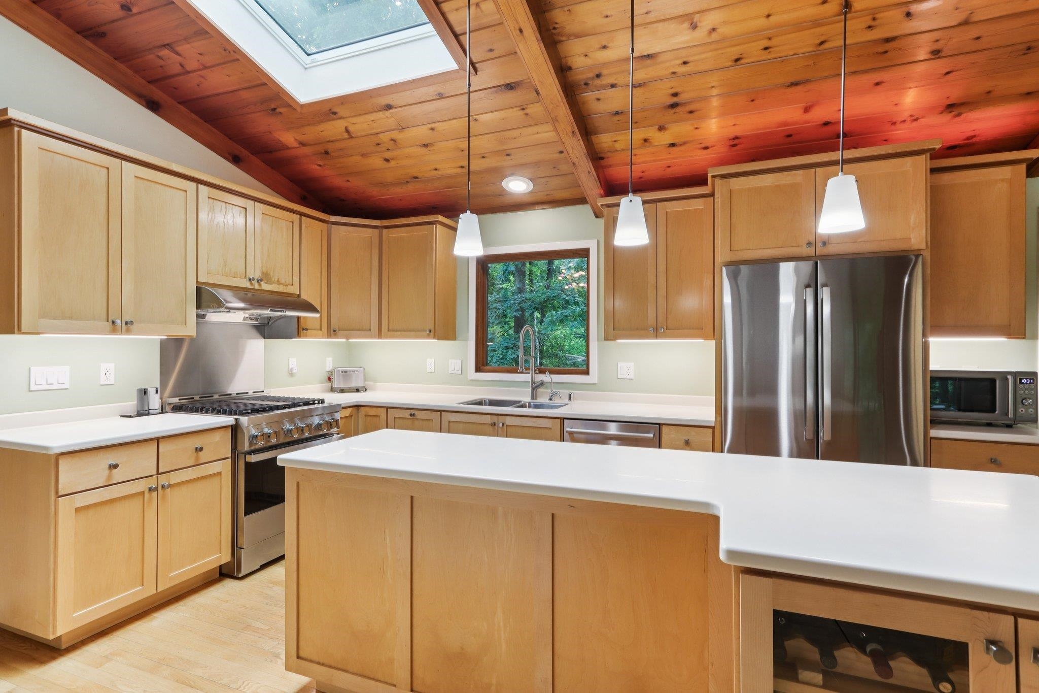 6241 S Highland Avenue